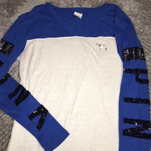 Vs PINK V-neck Size S